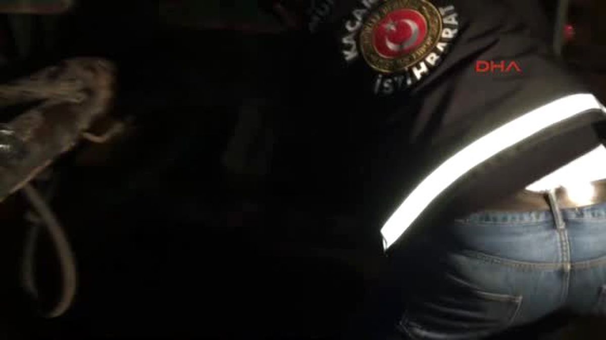 Kilis Suriye\'den Gelen Araçta 87 Bin 500 İlaç Ele Geçirildi