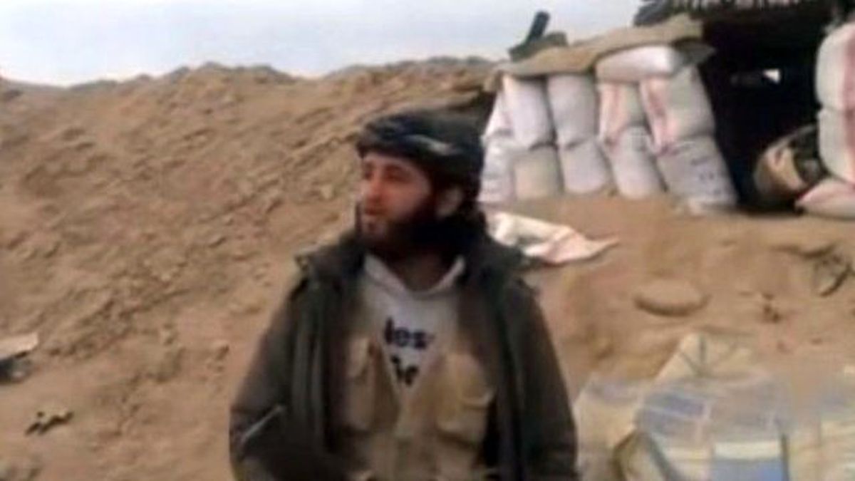 Konuşma Yapan IŞİD Militanının Üzerine Bomba Düştü