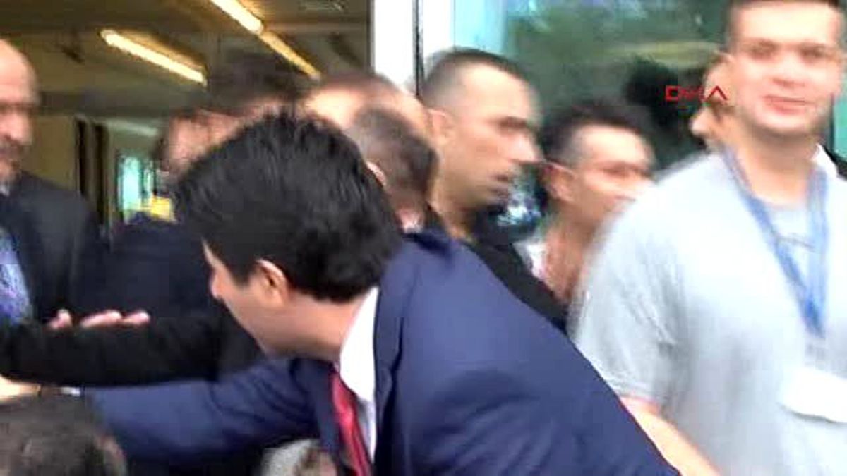 Mali\'de Rehin Tutulan THY Personeli İstanbul\'da