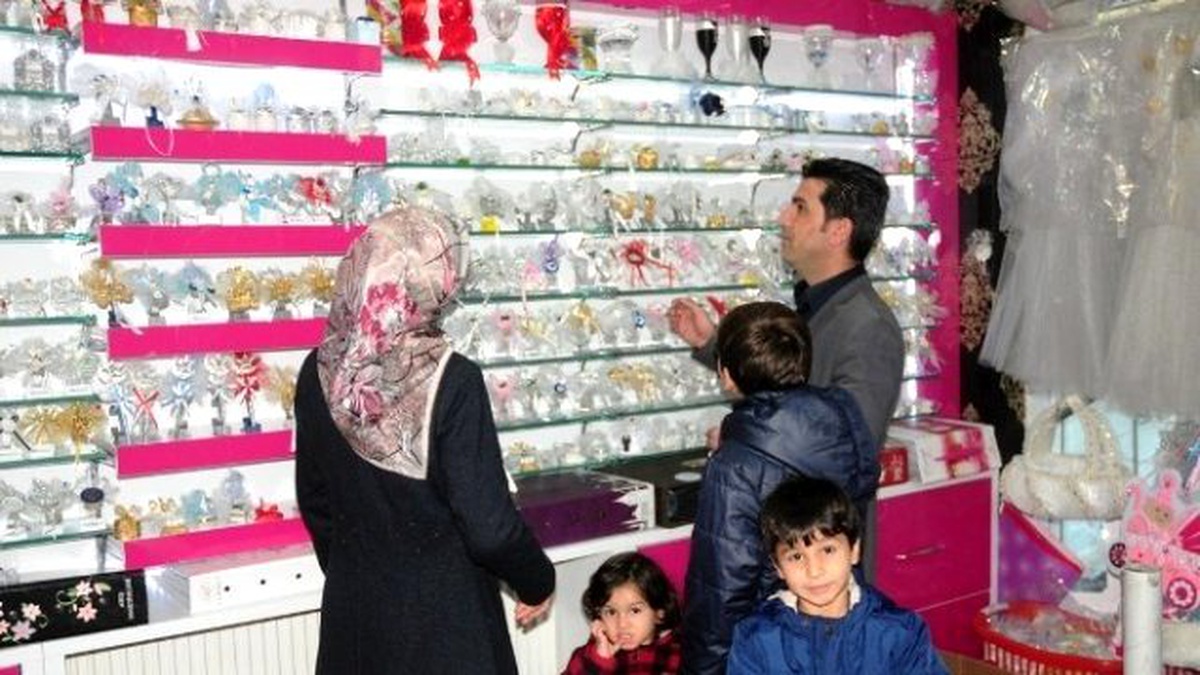 Öğrencilerden Öğretmenler Günü Alışverişi