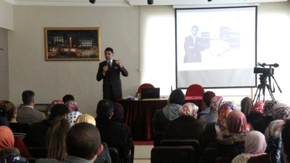 Safranbolu\'da Bilinçli Diş Bakımı Konferansı