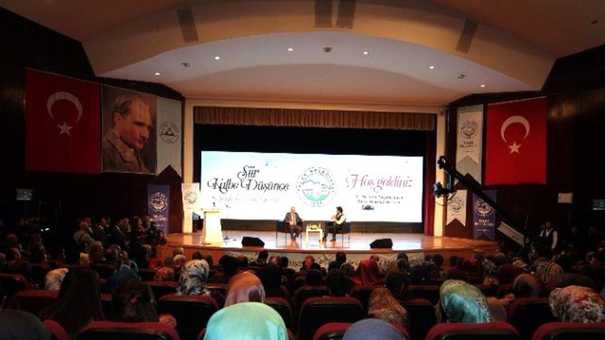 Talas\'ta Şiir ve Söyleşi Dolu Unutulmaz Gece