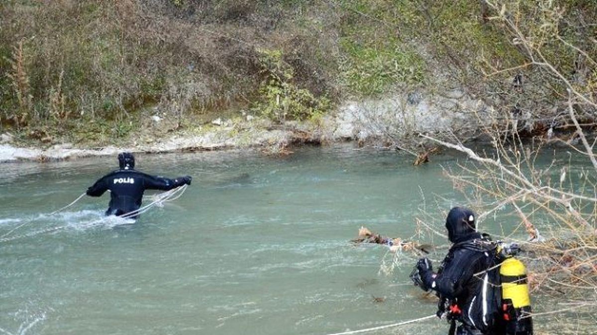 Tohama Çayında Kaybolan Yaşlı Adamı Arama Çalışmaları Sürüyor