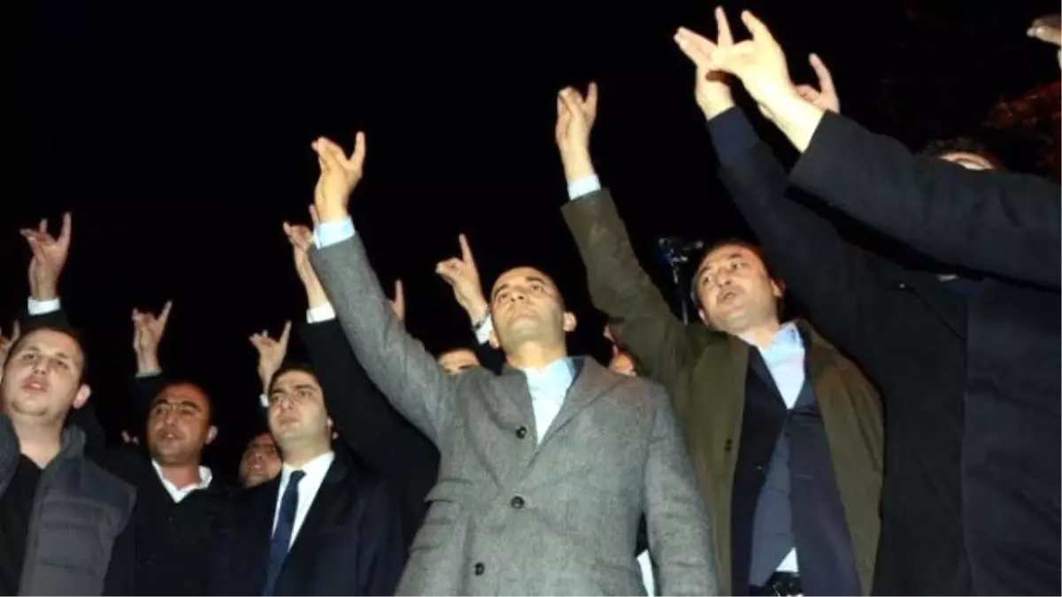 Ülkücüler, Türkmenler İçin Rusya Büyükelçiliğine Yürüdü