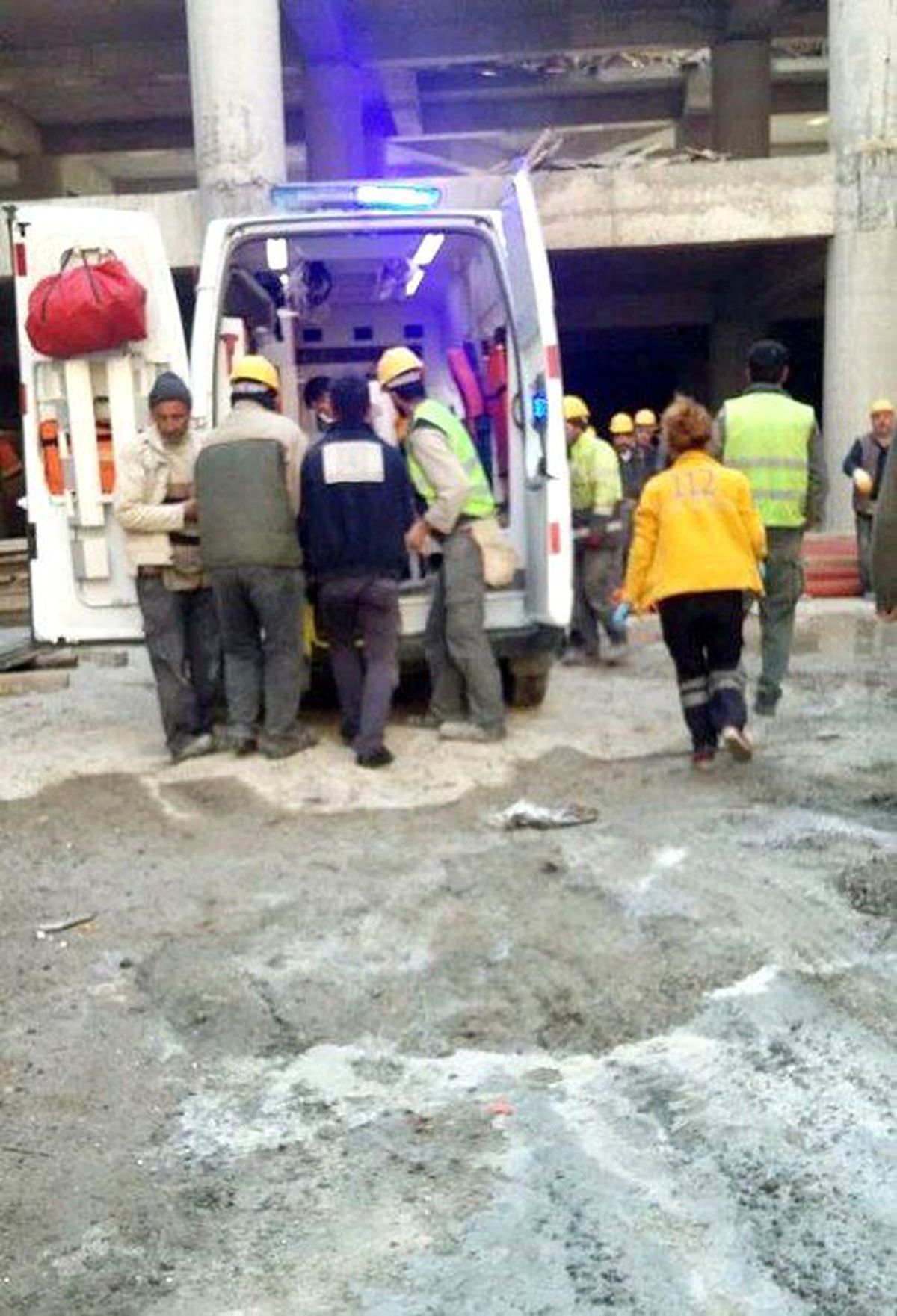 Vincin Çarptığı İskele Çöktü: 1 Ölü