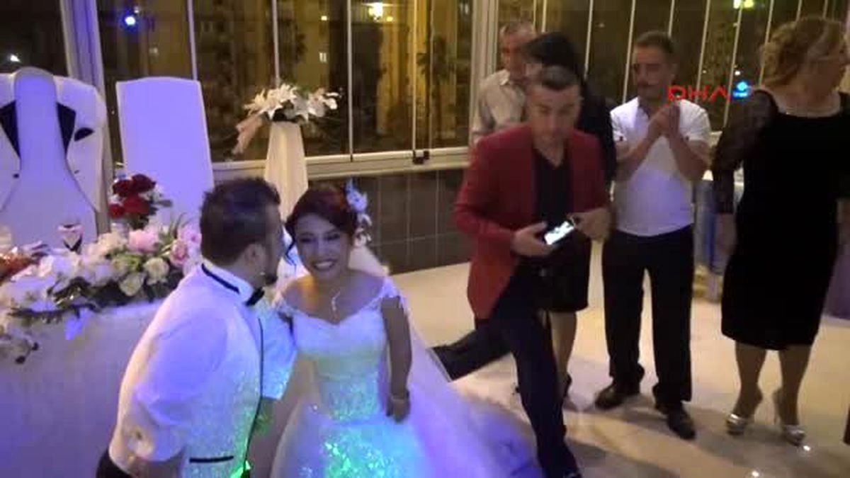 Antalya Facebook\'ta Tanışıp Evlendiler