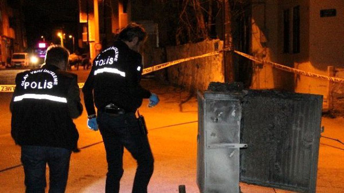 Bursa\'da Eş Zamanlı Molotoflu Saldırı