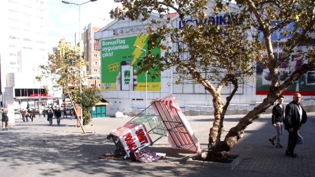 Bursa\'da Lodos Vatandaşlara Zor Anlar Yaşattı