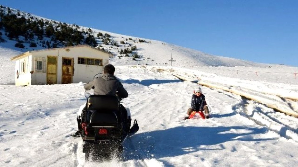 Doğu Karadeniz\'in Tek Kayak Merkezi Zigana\'da Kızak Sezonu Başladı