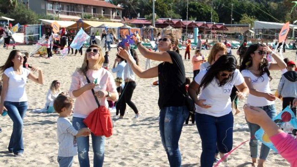 Dünya Çocuk Hakları Günün\'de Uçurtma Şenliği