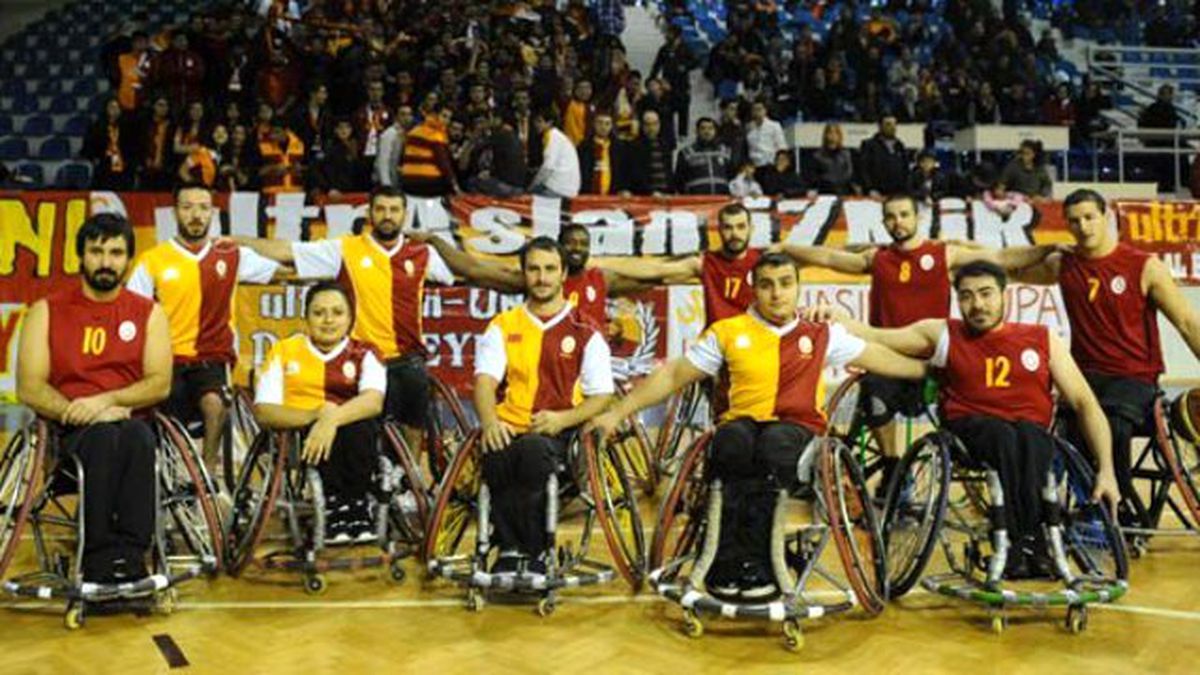 Galatasaray Tekerlekli Sandalye Basketbol Takımı'na Taşlı Saldırı