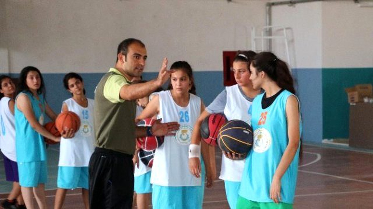Haliliye Belediye Spor Voleybol Takımı Rahat Kazandı