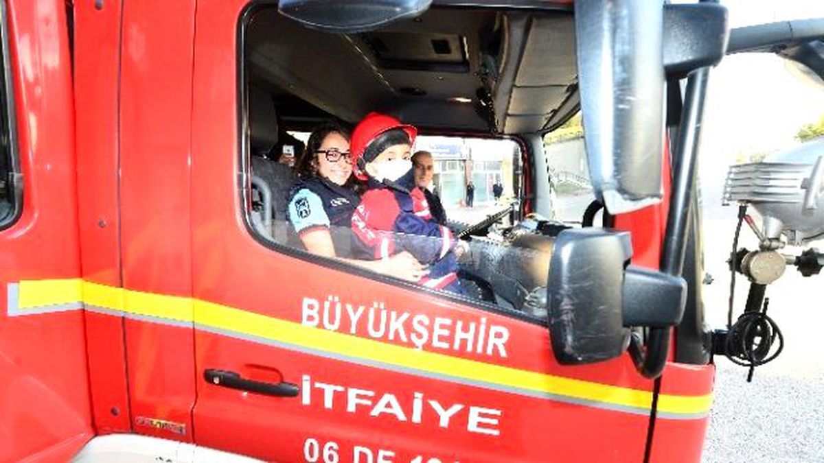Lösemili Emre\'nin İtfaiyecilik Hayali Gerçek Oldu
