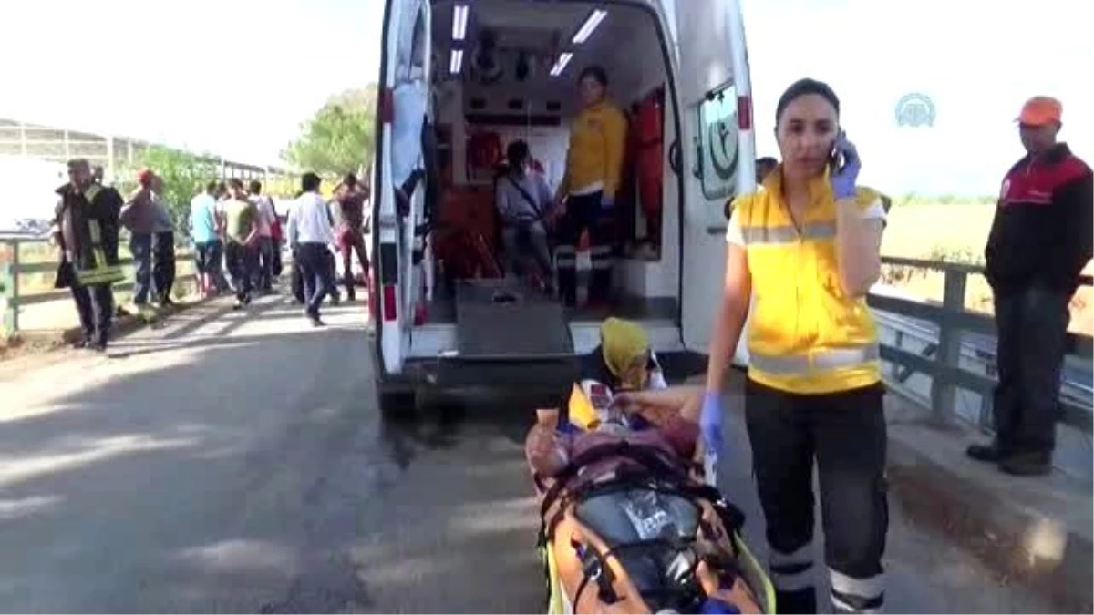 Manisa\'da Trafik Kazası: 9 Yaralı