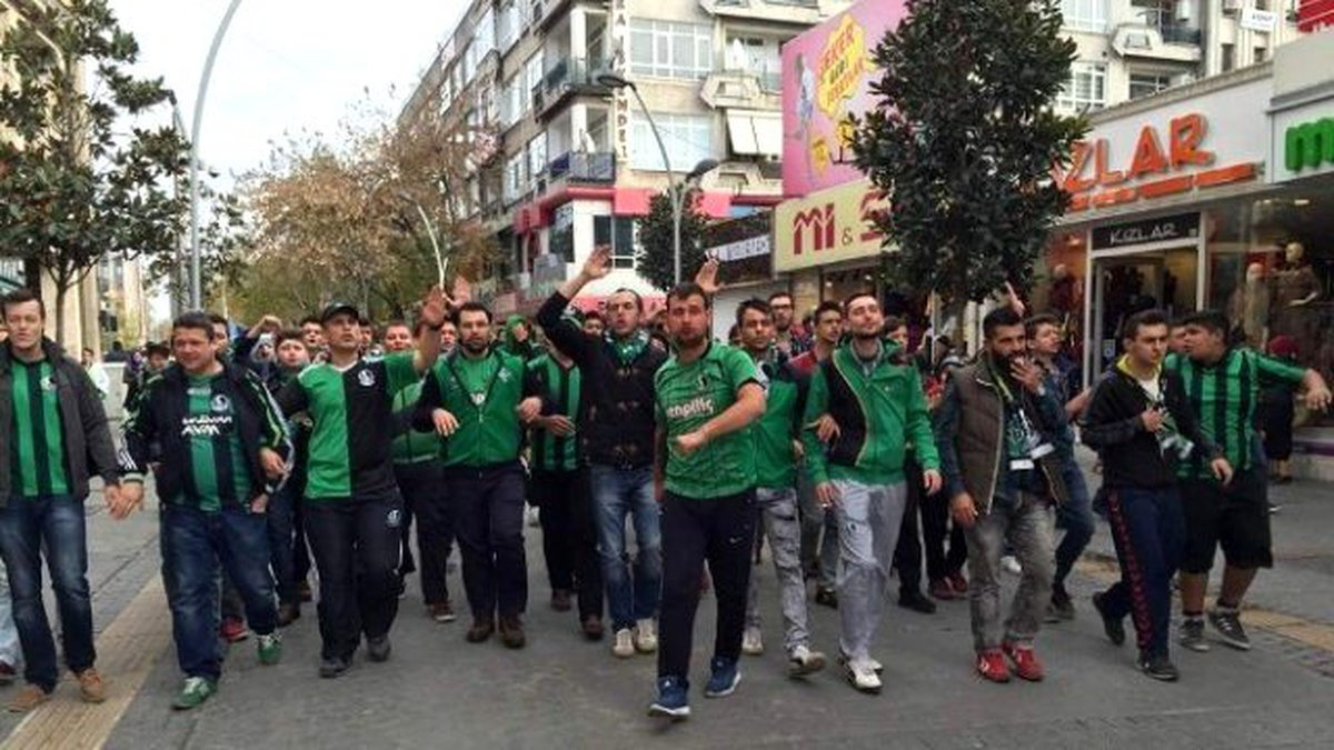 Tatangalardan Maç Öncesi Destek Yürüyüşü