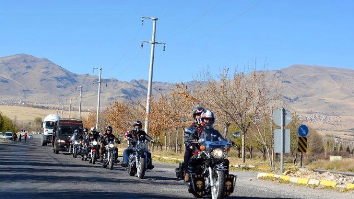 Türk Chopper Motosiklet Kulübü Üyeleri Tanıtım Turunda
