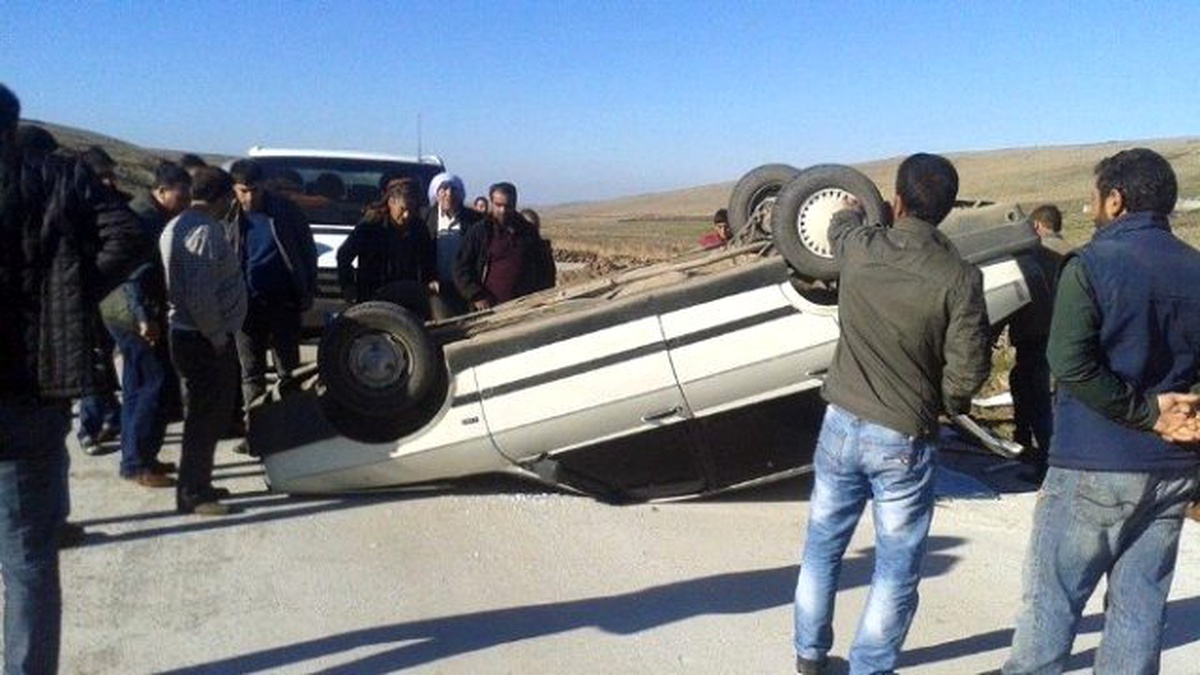 Virajı Alamayan Otomobil 3 Takla Attı