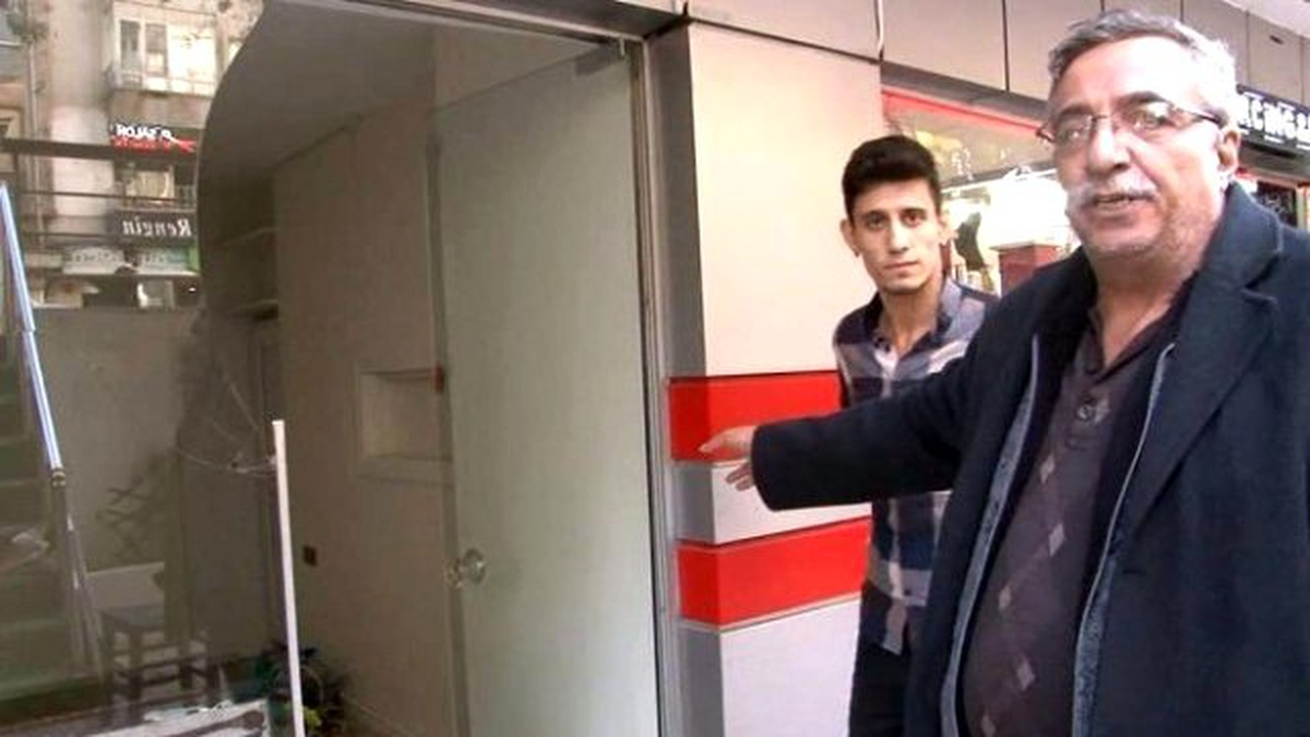 Hırsızlar Yandaki İşyerinden Geçerek Dövmeci Dükkanını Soydular