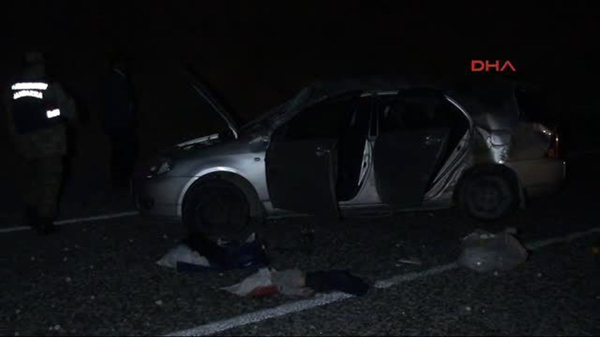 Adıyaman?da Otomobil Devrildi: 1 Ölü, 4 Yaralı