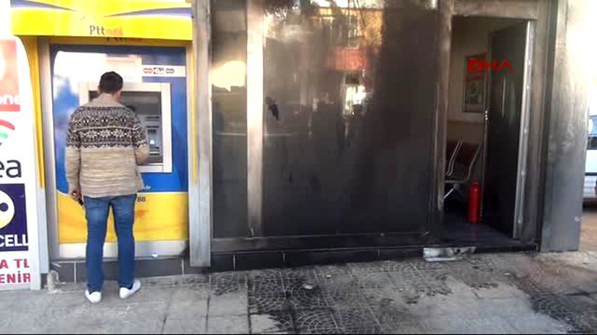 Adıyaman\'da PTT Şubesine Kundaklama Girişimi