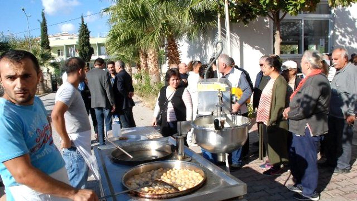 Ankara\'daki Patlamada Hayatını Kaybedenler İçin Lokma Hayrında Bulunuldu
