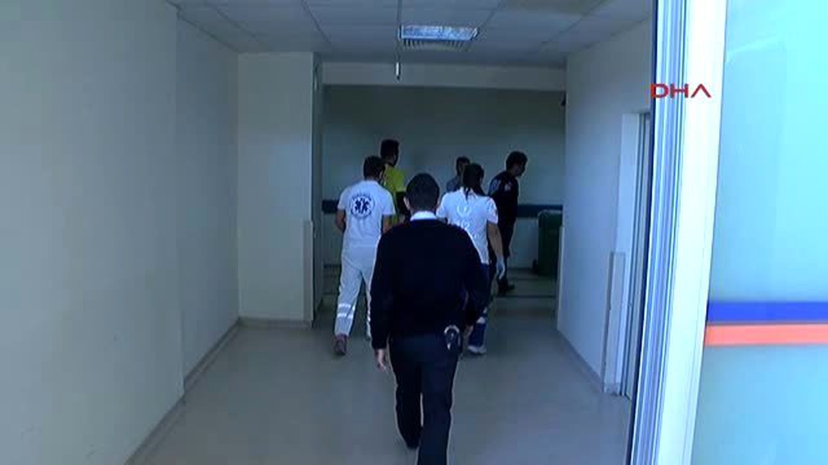 Antalya Tamir İçin Çıktığı Direkten Düştü