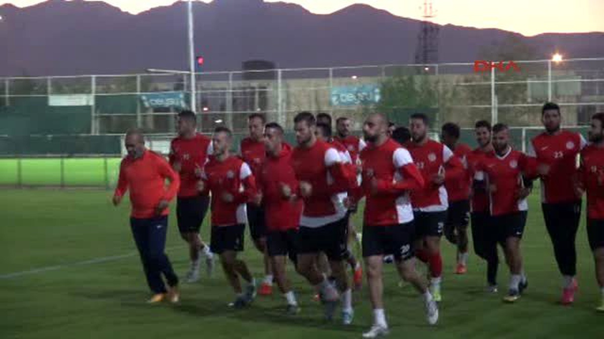 Antalyaspor Antrenörü Şimşek Osmanlıspor\'u Yenmemiz Gerekiyor