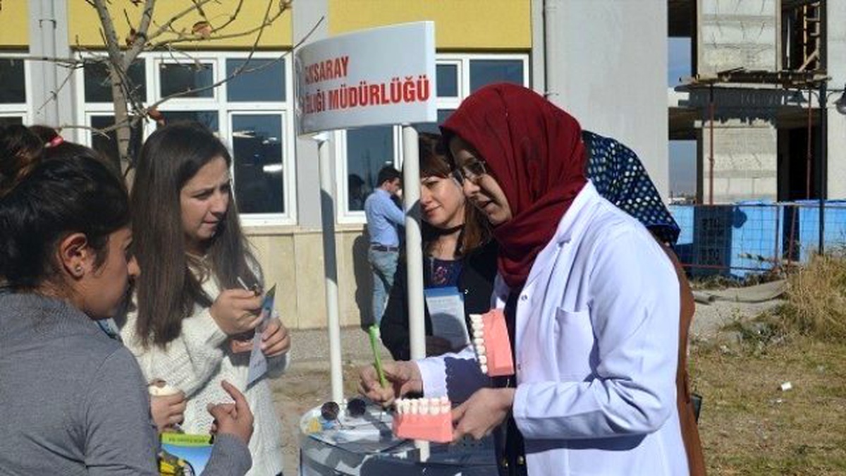 Asü Öğrencilerine Diş Taraması Yapıldı