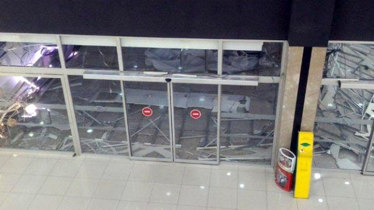 Avm\'nin Asma Tavanı Çöktü