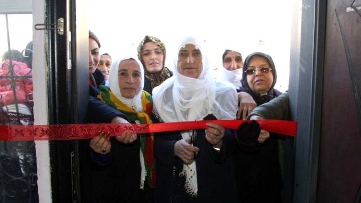 Başkale\'de Kadın Kooperatifi Açıldı