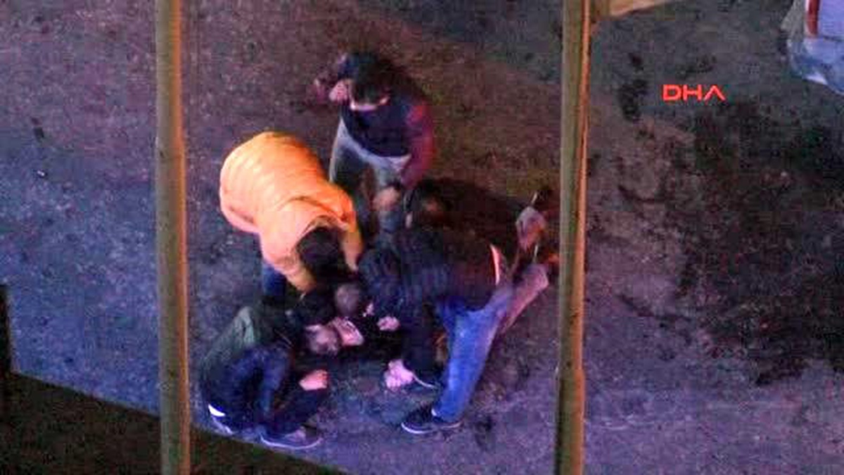 Bursa- Sinir Krizi Geçiren Genç Güçlükle Hastaneye Kaldırıldı