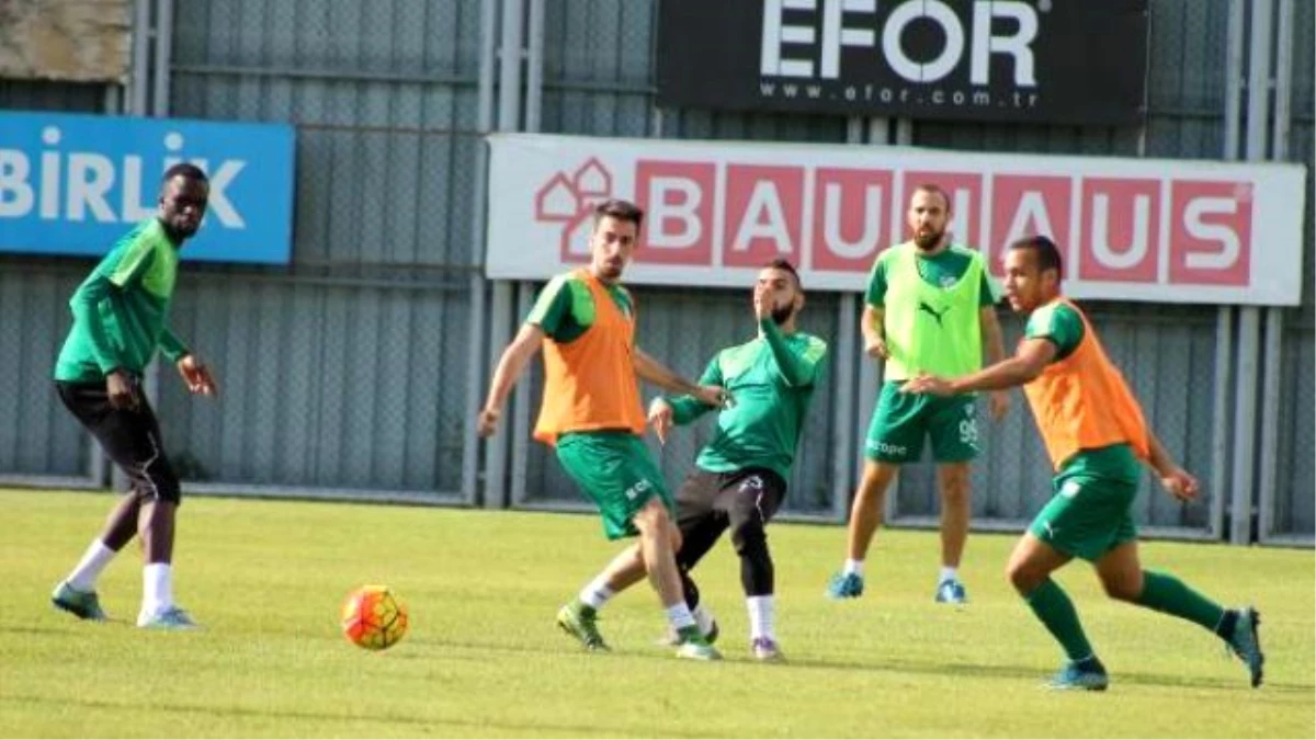 Bursaspor\'da Serdar Aziz Antrenmana Çıktı