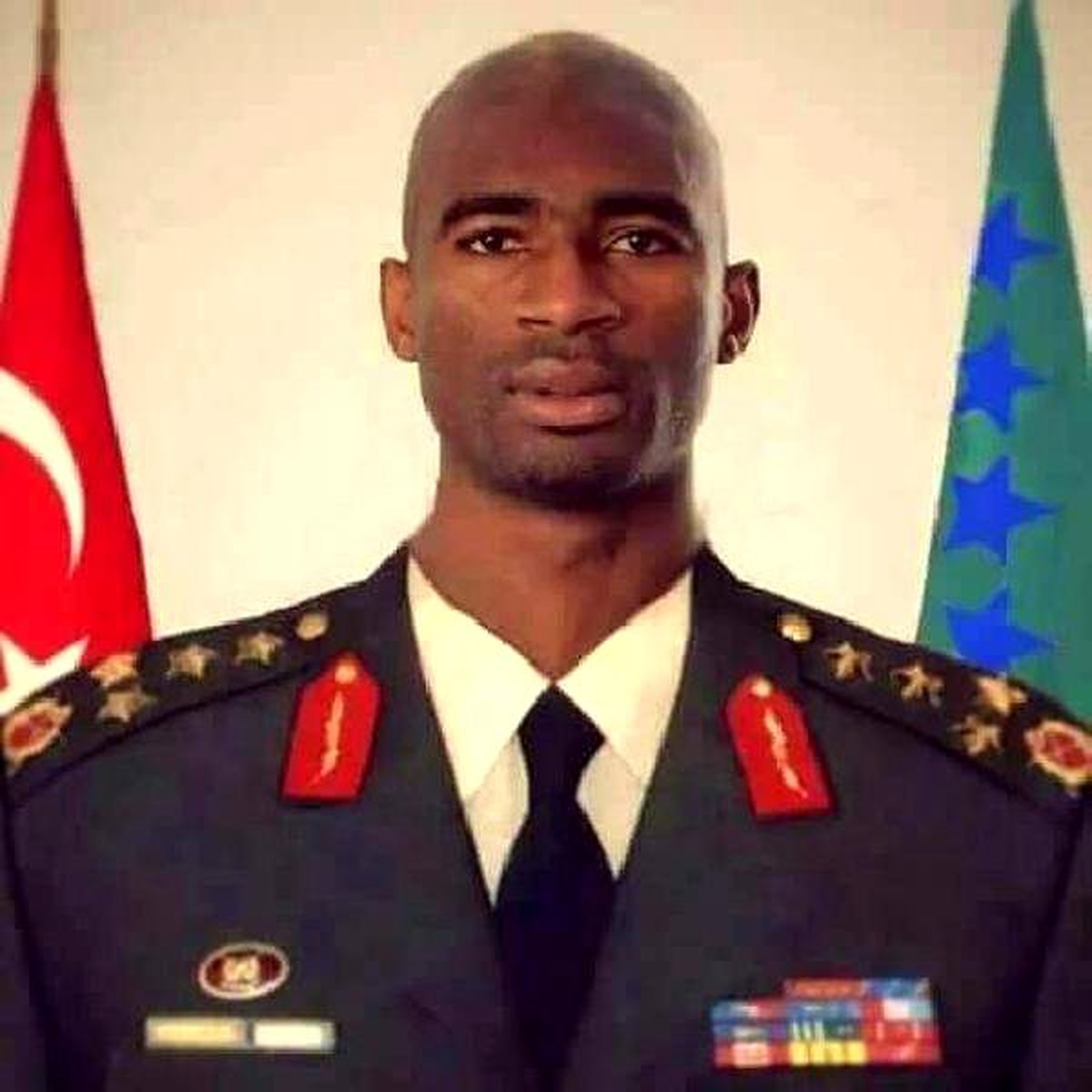 Çaykur Rizespor\'da Kweuke Sevgisi: "Belediye Başkanı Ol"