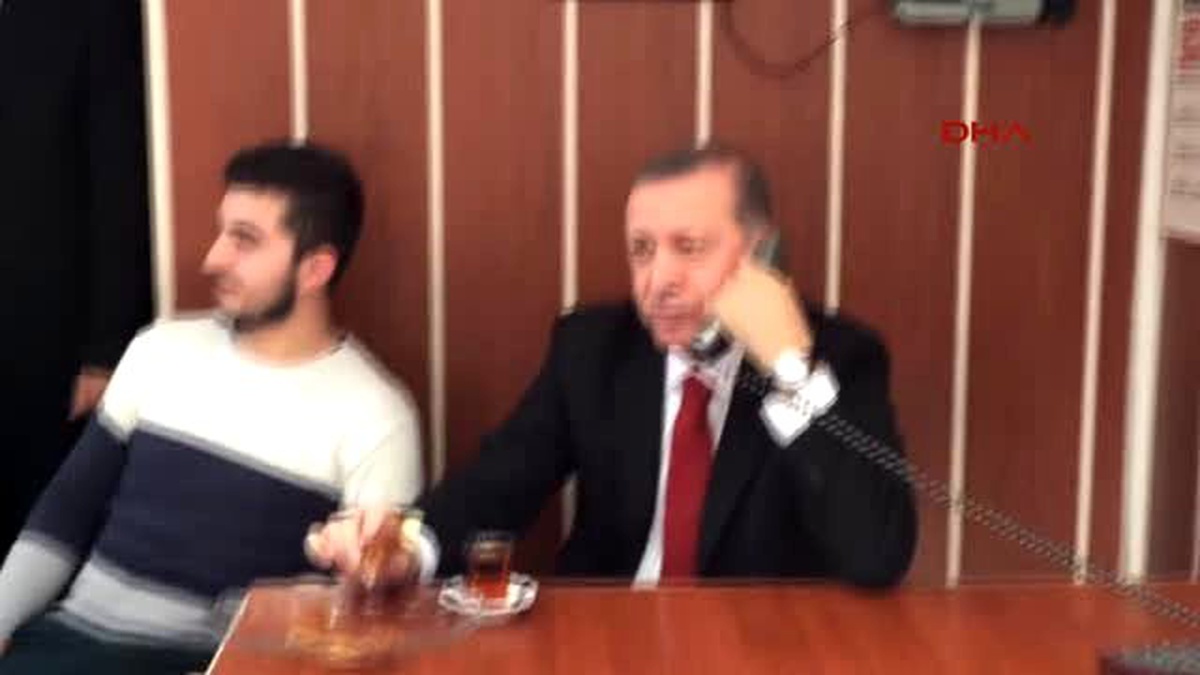 Cumhurbaşkanı Erdoğan\'a Taksi Durağında Çay Simit İkramı