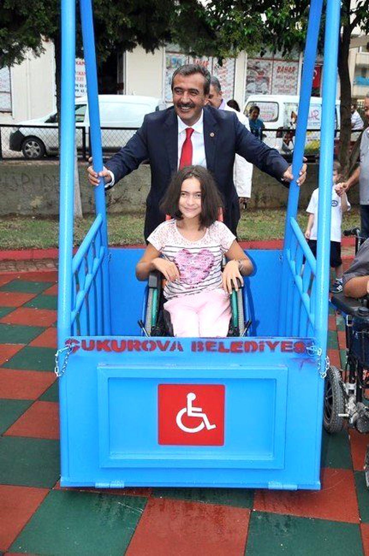Engellilere Özel Salıncak