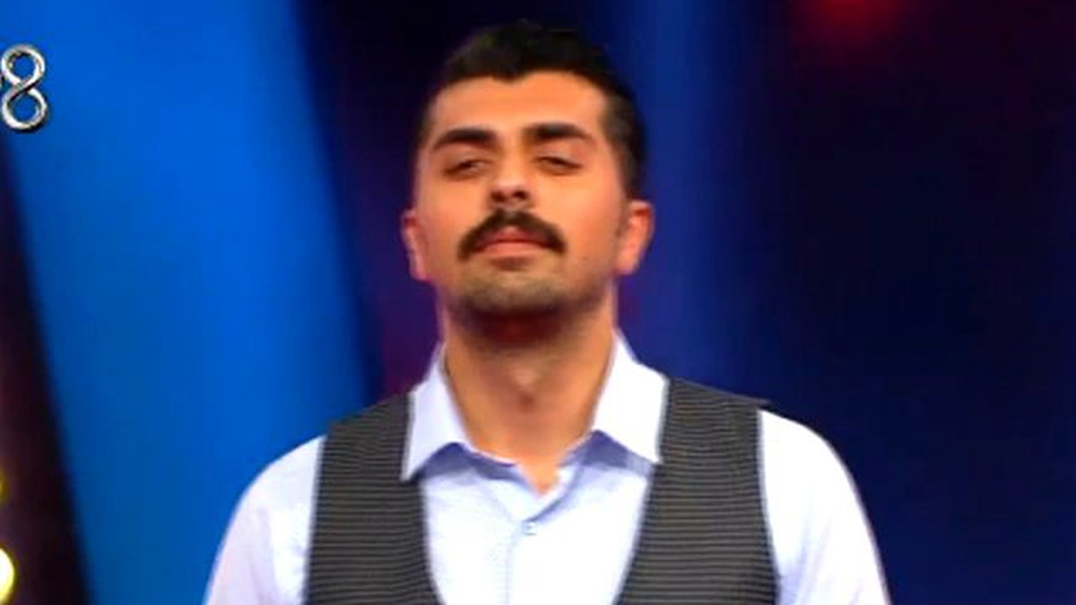 Erdem Özgün Abay \'Hastane Önünde İncir Ağacı\'