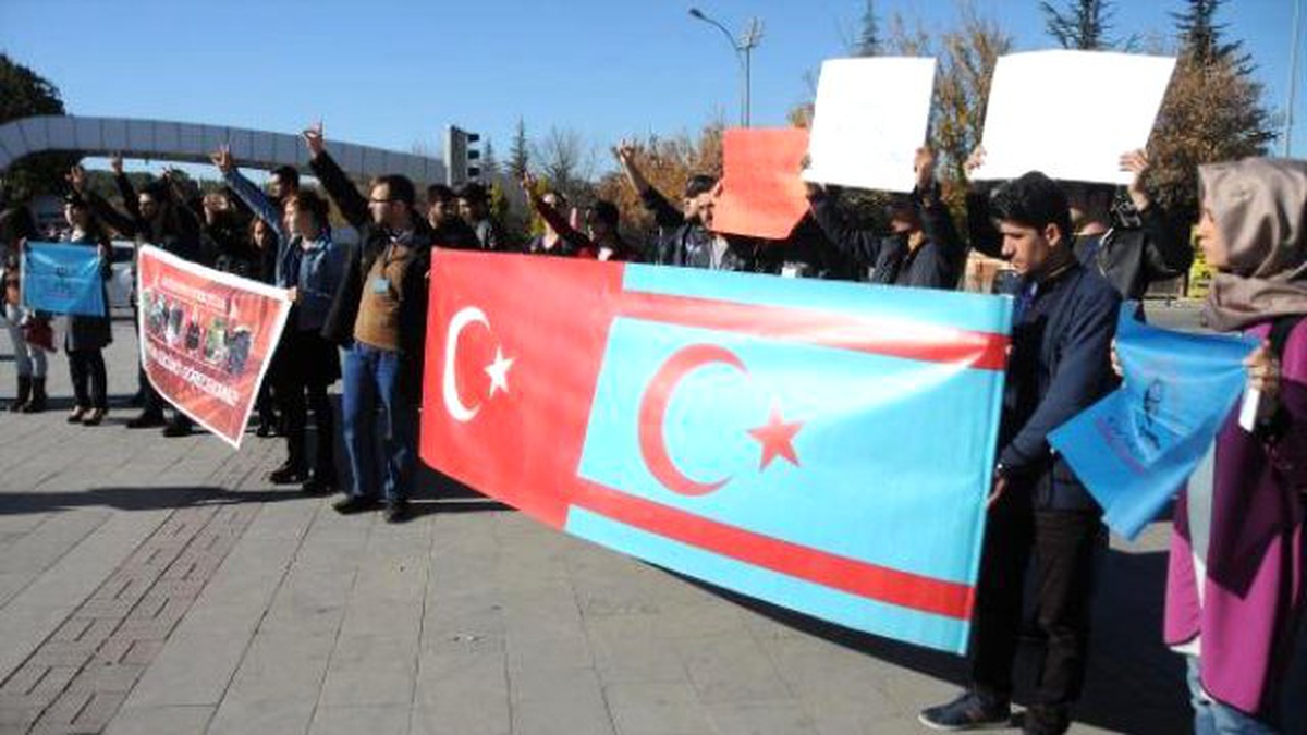 Gaziantep\'te Üniversiteliler Türkmenlere Saldırıyı Protesto Etti