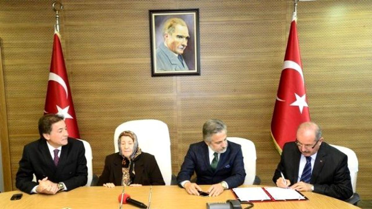 Hayırsever Kardeşlerden Anneleri Adına Okul