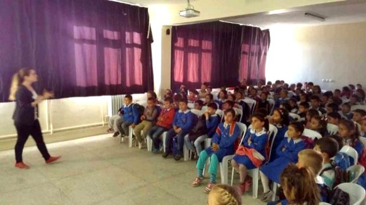 İlkokul Öğrencilerine Sağlıklı Beslenme ve Obezite Eğitimi