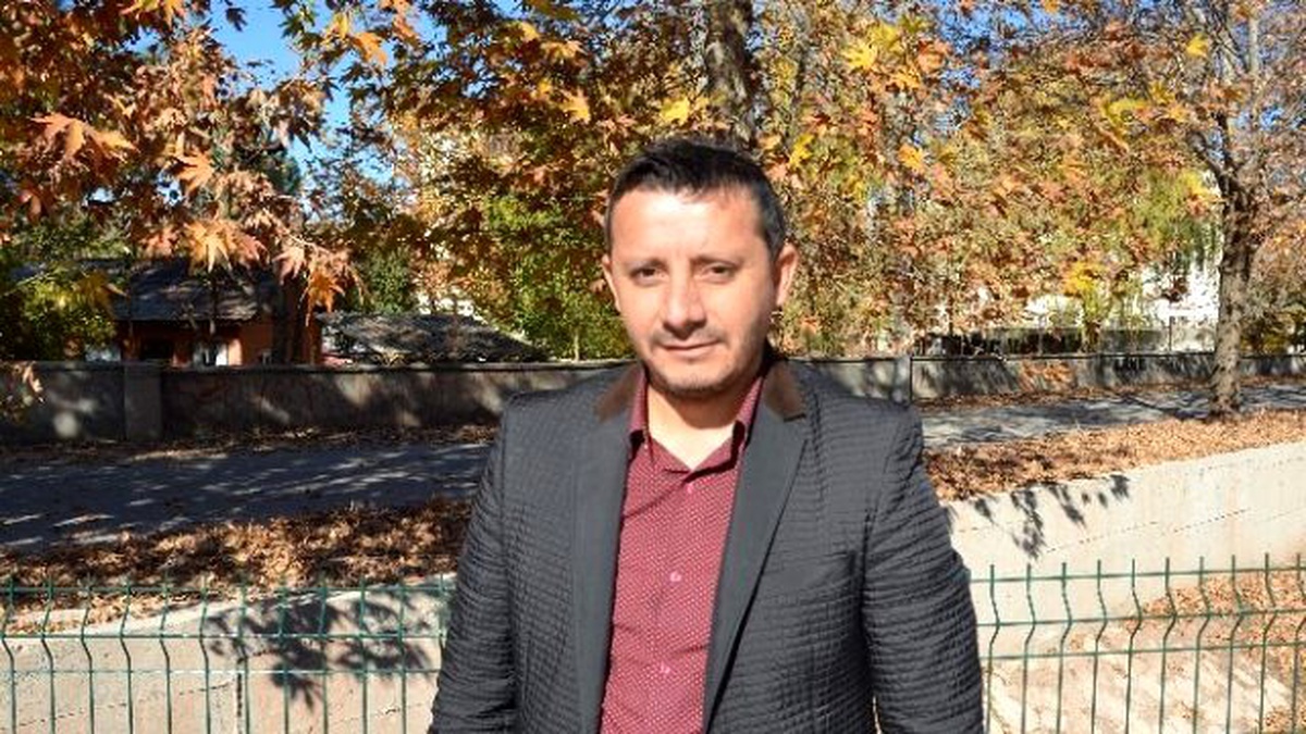 İş Adamı Akcan, Öğretmenler Gününü Kutladı