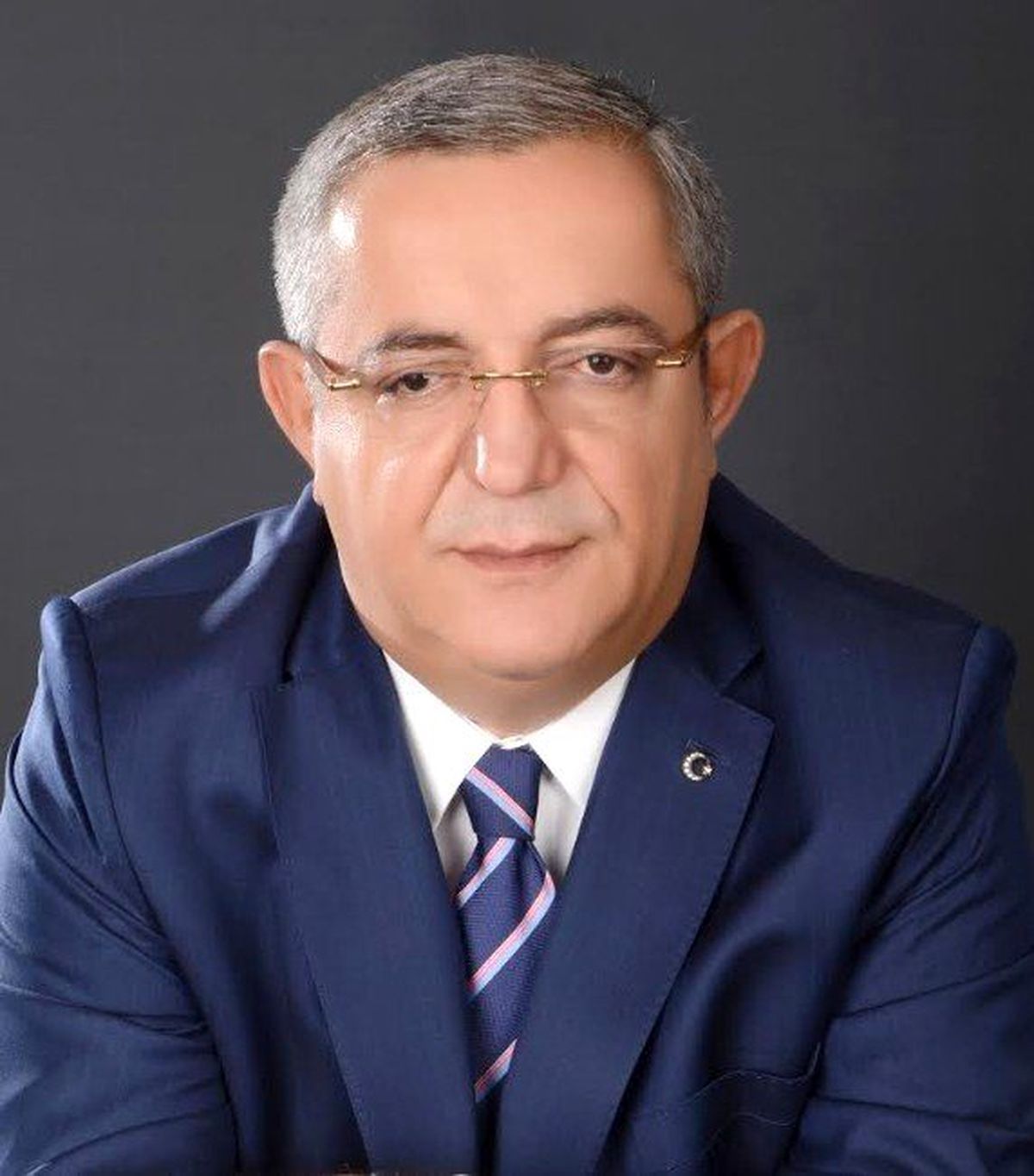 İşadamı Reşat Erdoğan\'dan Öğretmenler Günü Mesajı