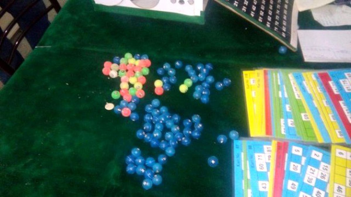 Kanatlı Hayvanseverler Derneği\'ne Kumar Baskını