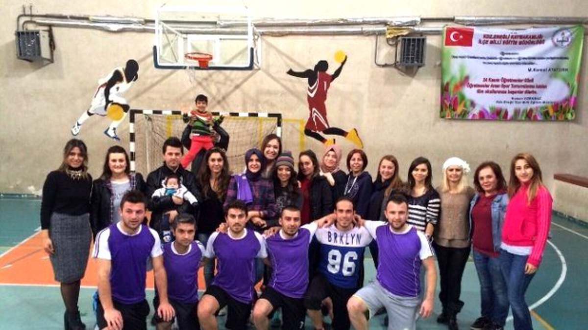 Kdz. Ereğli\'de 24 Kasım Öğretmenler Günü Futbol Turnuvası Düzenlendi