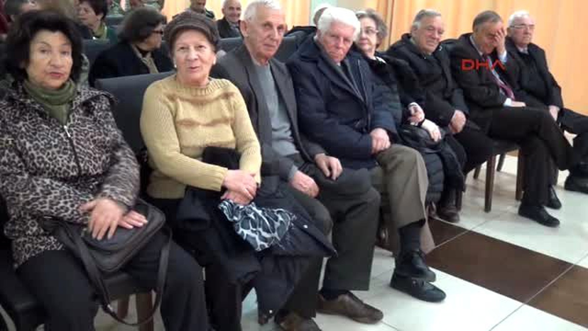 Kosova?da Türk Öğretmenlerden \'Öğretmenler Günü\' Kutlaması