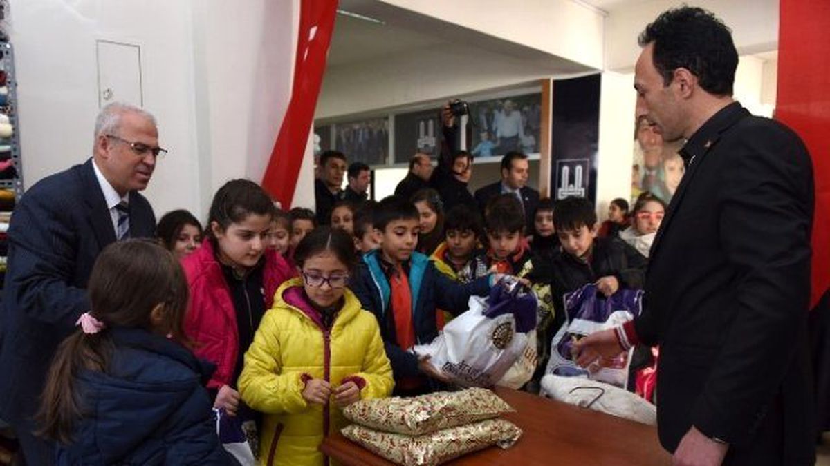 Küçük Kalplerden Ulvi Davranış