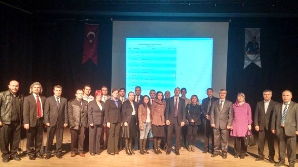 Kütahya\'da Öğretmenler Arası Şiir Okuma Yarışması