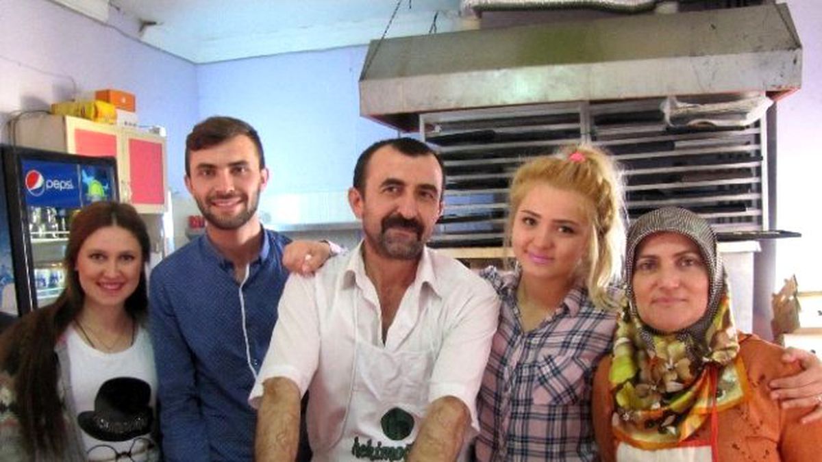 Öğrencilerin \'Simitçi Baba\'sı