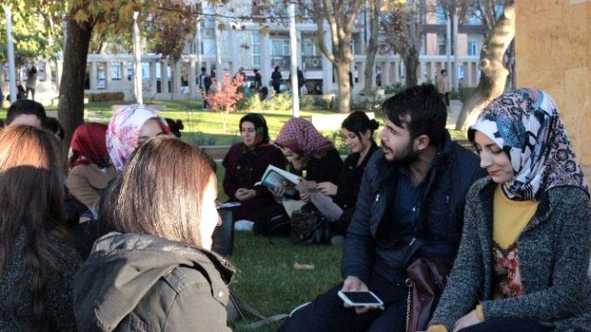 Pir Ahi Evran\'i Türbesi\'nde Atama İçin Dua Ettiler