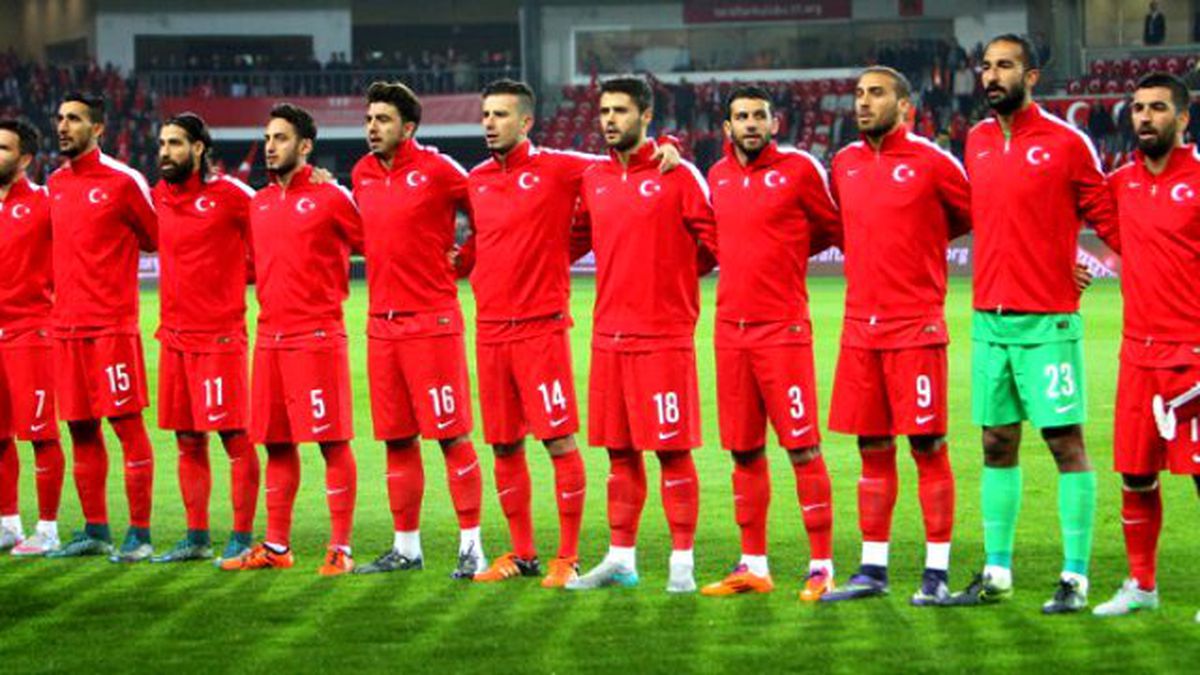 PSG Taraftarından Şok Pankart: Türkler, EURO 2016'ya Gelmesin