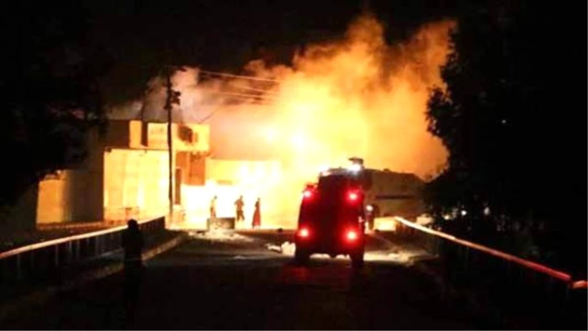 Şanlıurfa\'da Polis Aracına Silahlı Saldırı: 2 Yaralı